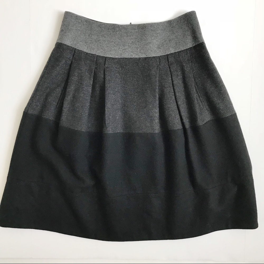 Vince Color Block Pleated Gray Black Wool Skirt with Pockets Size 4